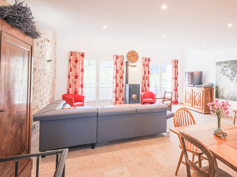 Pièce à vivre du gîte - Haute Provence, Vallée du Jarbon