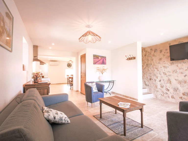 Pièce à vivre du gîte - Haute Provence, Vallée du Jarbon